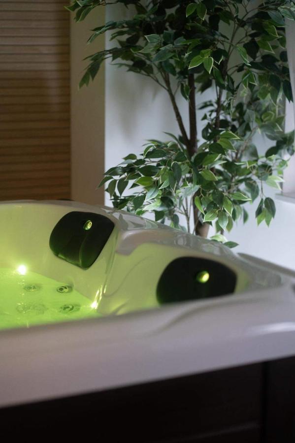 Spa Palawan Prive Avec Jacuzzi Et Sauna Liege Hotel Exterior foto